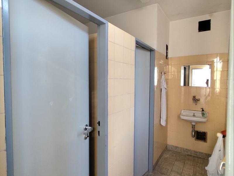 Toilettenkabinen